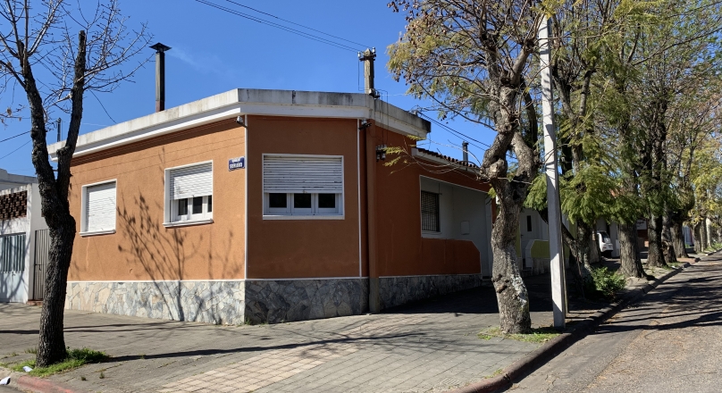ESQUINA EN PUEBLO NUEVO, 2 CASAS
